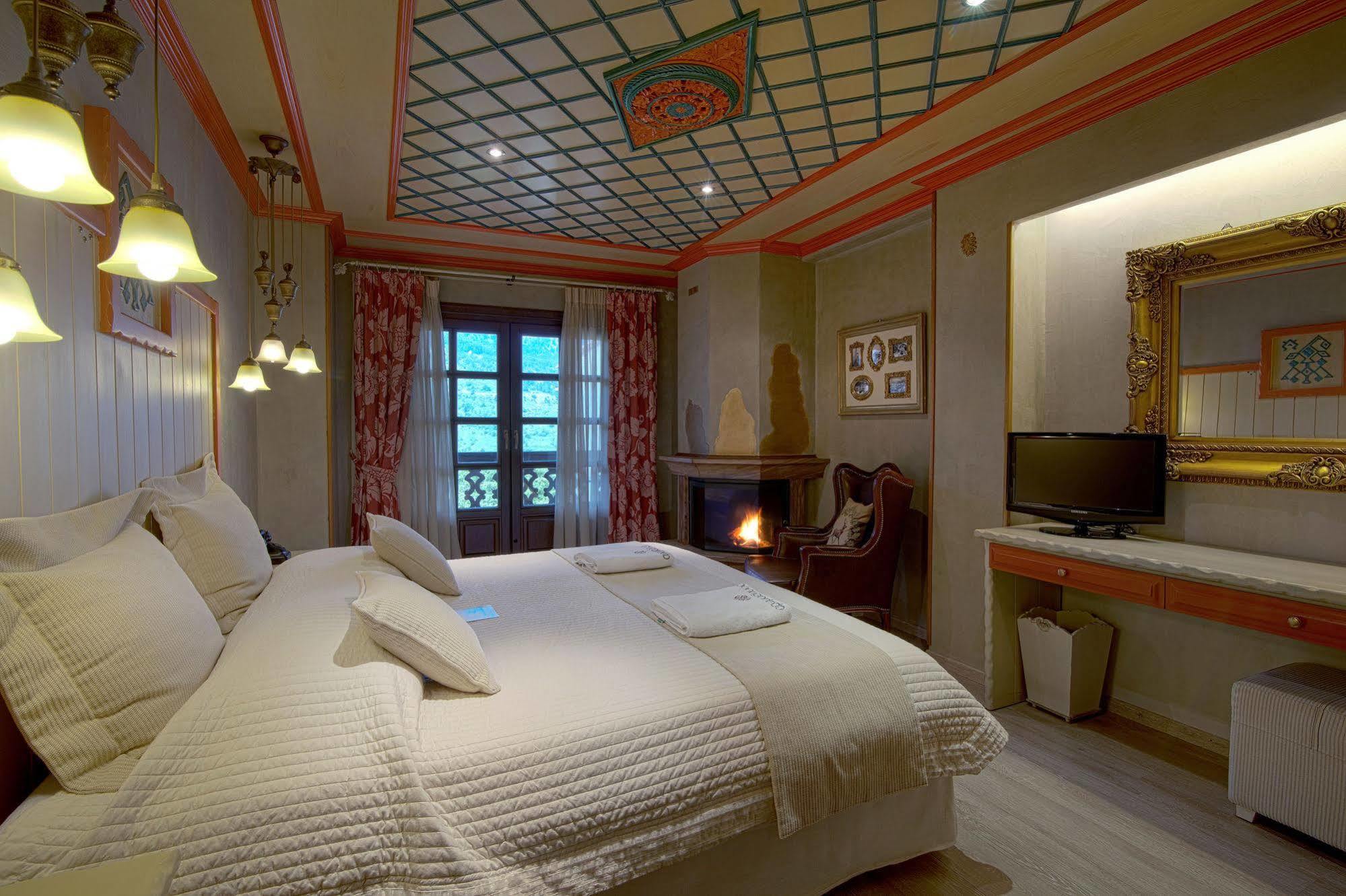 Aroma Dryos Spa & Eco Hotel メツォヴォ エクステリア 写真
